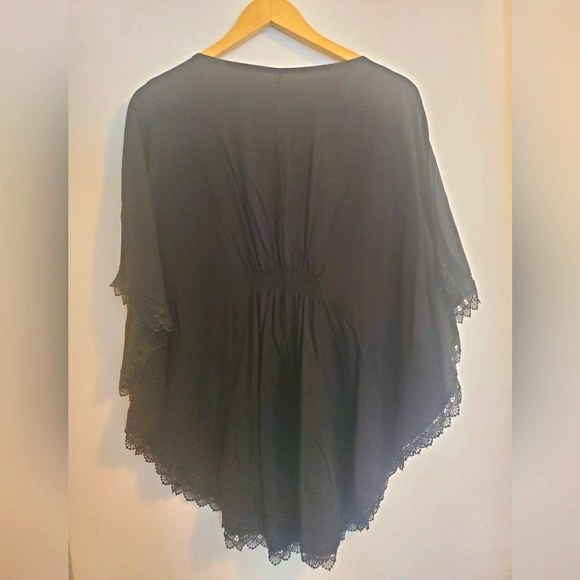 Women's V-Neck batwing blouse - Picture 3 of 4